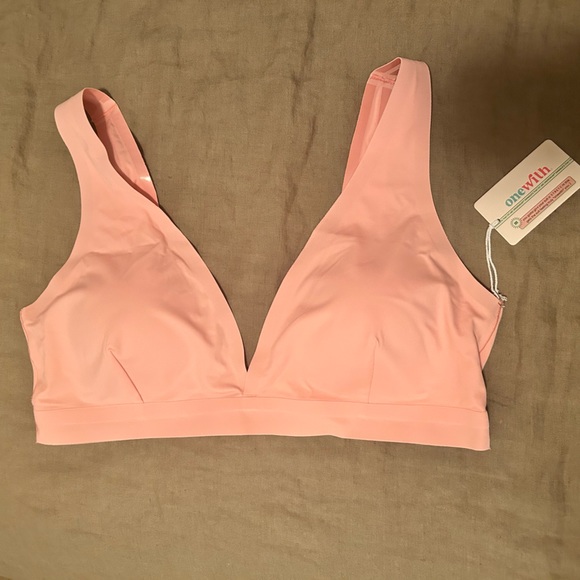 Onewith Roxbury Top - Picture 2 of 2